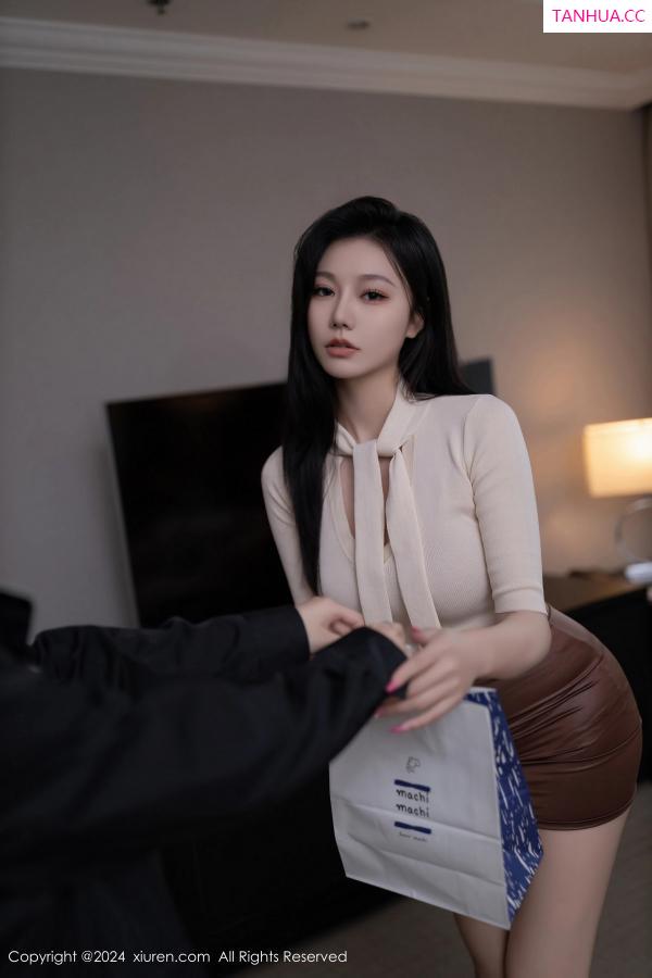 安然Maleah  [XiuRen]高清写真图 2024.02.05 No.8072 安然anran 性感美腿第12张图片